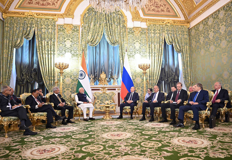 Президент России Владимир Путин указал на стратегическое партнерство двух стран, а также пригласил Нарендру Моди  на саммит БРИКС, который пройдет в Казани 22-24 октября