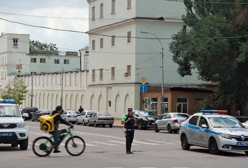 Ситуация около СИЗО №1 в Ростове во время захвата заложников. 16 июня 2024 года