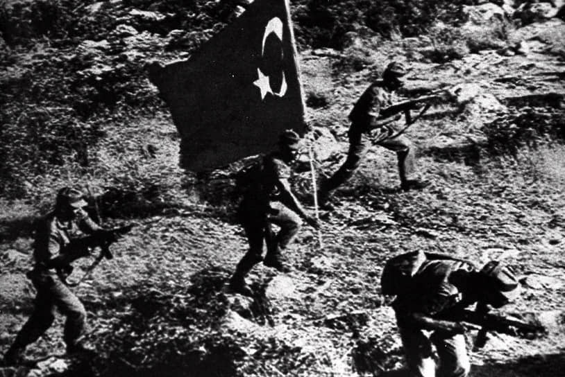 Турецкие военные стремительно продвигались по Кипру, в том числе потому что реакция нацгвардии республики на вторжение была явно запоздалой