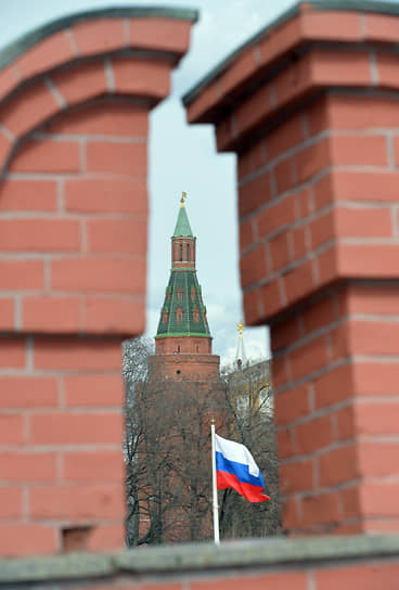 Арсенальная (Собакина) башня Московского Кремля, 2015 год