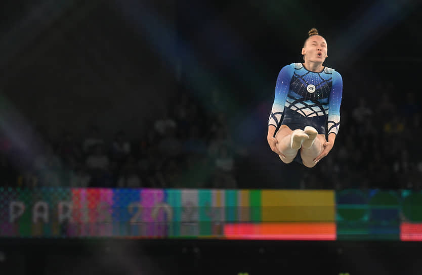 Российская спортсменка Анжела Бладцева на соревнованиях по прыжкам на батуте