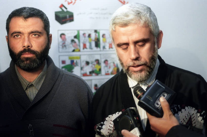 Точная дата рождения Исмаила Хании не известна. По некоторым данным, он родился в 1963 году в лагере палестинских беженцев аль-Шати в Газе. В 1987 году окончил факультет арабской литературы Исламского университета Газы. Со студенческих лет участвовал в работе движения «Хамас». Отсидел полгода в тюрьме за участие в первой интифаде&lt;br>
На фото: Исмаил Хания (слева) с одним из лидеров «Хамаса»  Халидом Аль-Хинди