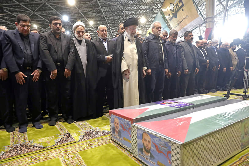 Верховный лидер Ирана аятолла Али Хаменеи возглавил молитву в Тегеранском университете. Он поклялся отомстить за смерть Хании. «Вы убили нашего дорогого гостя в нашем доме и теперь проложили путь для вашего сурового наказания», — заявил лидер Ирана, имея в виду Израиль