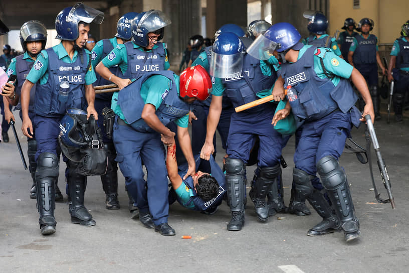 Для подавления протестов полиция применяла резиновые пули и слезоточивый газ