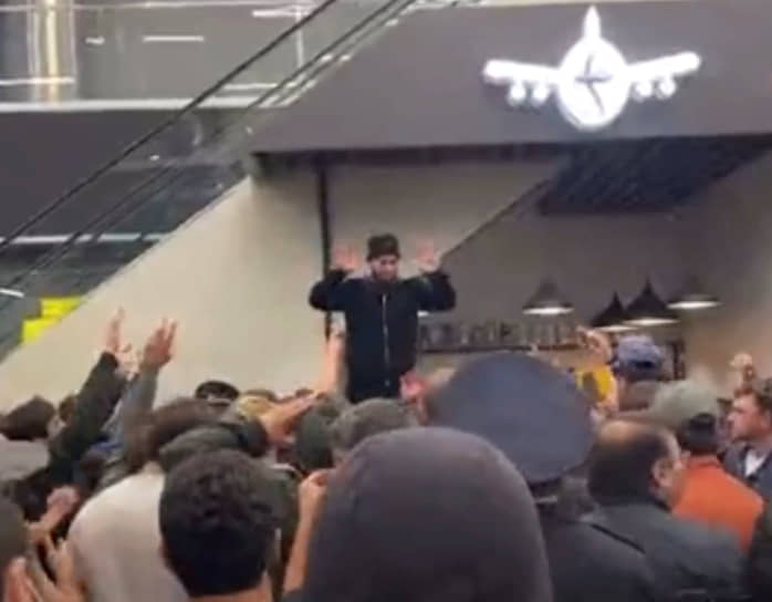 Беспорядки в аэропорту Махачкалы произошли в октябре 2023 года