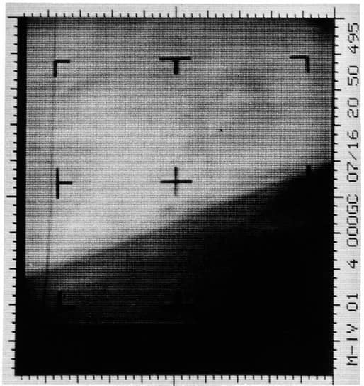 Mariner 4 — автоматическая межпланетная станция программы НАСА, запущенная в 1965 году. Космический аппарат предназначался для проведения научных исследований Марса с пролетной траектории, передачи информации о межпланетном пространстве и о пространстве около Марса. 
&lt;br> На фото: первый снимок Марса, сделанный станцией