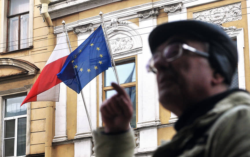 Санкт-Петербург. Генеральное консульство Польши. 5 декабря МИД РФ сообщил о его закрытии