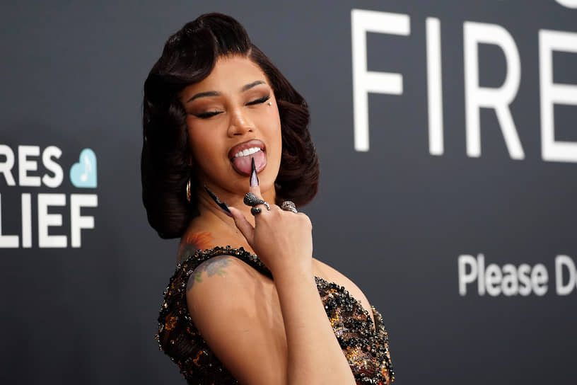 Певица и рэпер Cardi B была номинирована на «Лучшее рэп-исполнение»