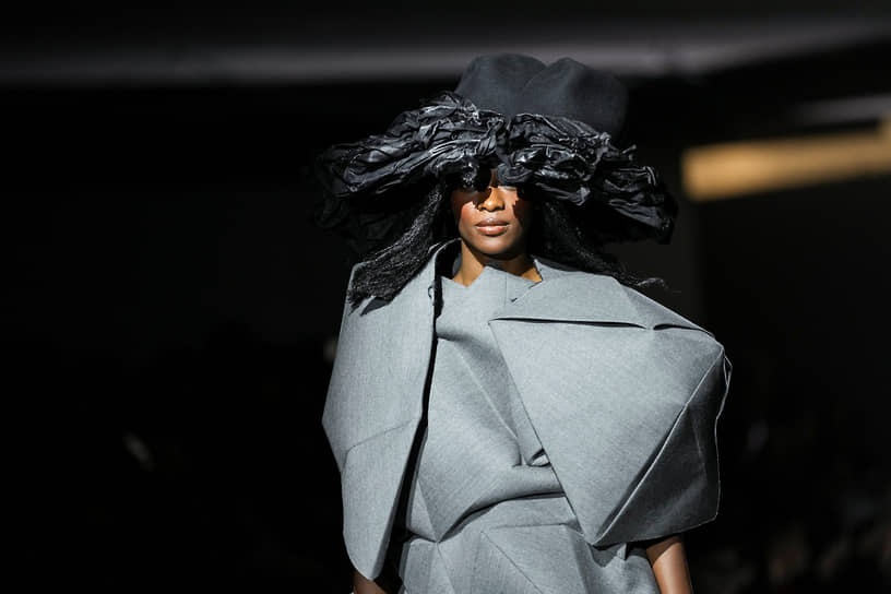 Показ коллекции Comme Des Garcons