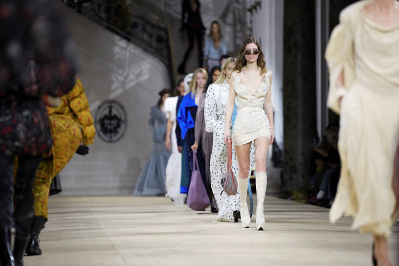 Модели в образах Vivienne Westwood