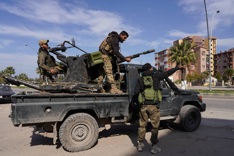 Бойцы сирийских сил безопасности в районе Латакии