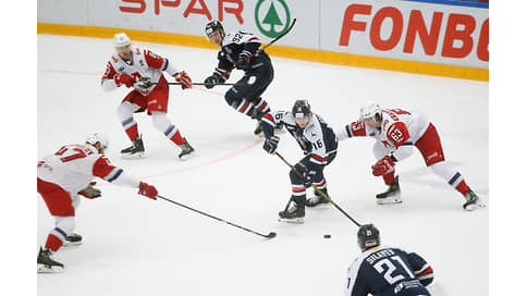 Локомотив укоротил первую серию // Ярославский клуб быстро вышел в четвертьфинал Кубка Гагарина