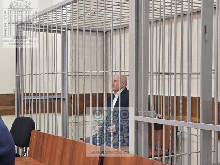 Начальник 27-го Центрального научно-исследовательского института (ЦНИИ) Минобороны России Андрей Протасов в суде (18 апреля 2025 года)