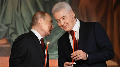 В жизнеутверждающем духе // Прошло богослужение в храме Христа Спасителя с участием Владимира Путина и Сергея Собянина