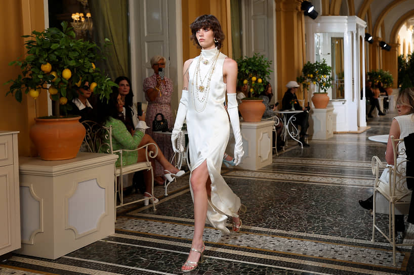 Показ коллекции Cruise 2025/26 Chanel