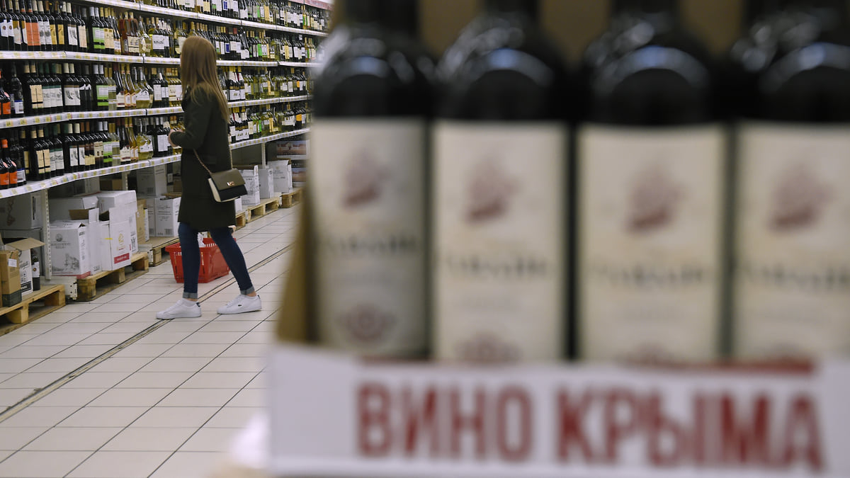 Продукты потекли с полуострова