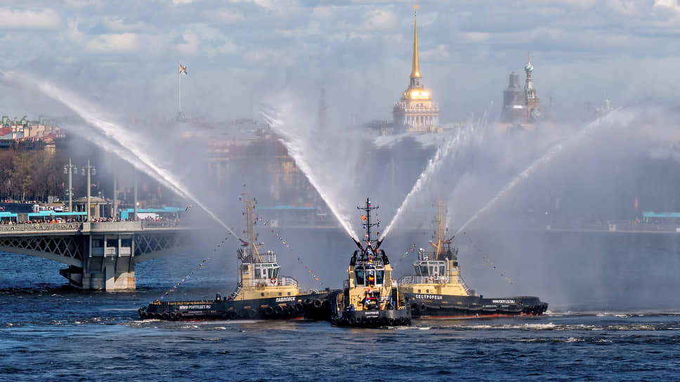 Водное шоу проходит в Санкт-Петербурге уже в 11-й раз