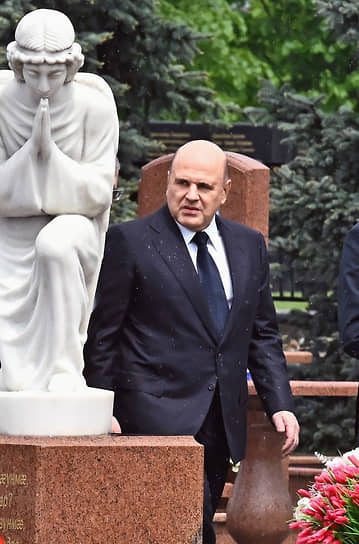 Премьер-министр Михаил Мишустин на территории мемориального комплекса «Город ангелов» в Северной Осетии, где похоронены жертвы теракта в школе №1 в Беслане