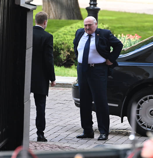 Президент Белоруссии Александр Лукашенко поправился после выхода из машины