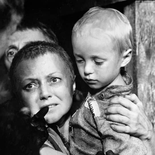 Кадр из военной драмы «Помни имя свое», 1974 год. Через год Людмила Касаткина стала народной артисткой СССР