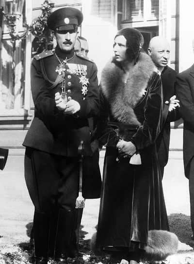 12 апреля на царя Болгарии Бориса III (на фото — с царицей Иоанной Болгарской) было совершено покушение