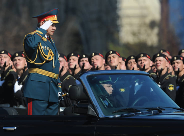 6 ноября 2012 года был назначен министром обороны
&lt;BR>На фото: на параде Победы в Москве, 2013 год