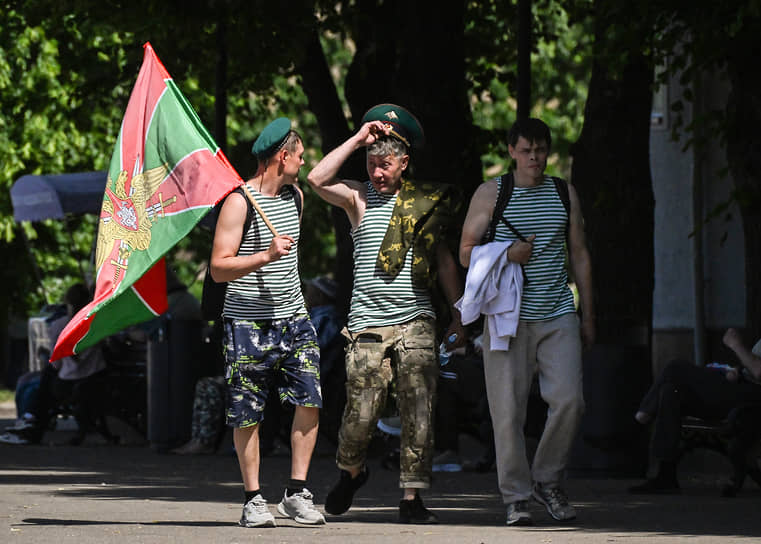 Ветераны пограничной службы во время гуляний