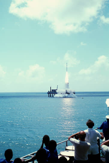 Морской итальянский космодром Сан-Марко был построен в 1964 году в Индийском океане, в 5 км от побережья Кении. В 1970-х активно использовался для запусков малых исследовательских спутников с помощью РН серии Scout