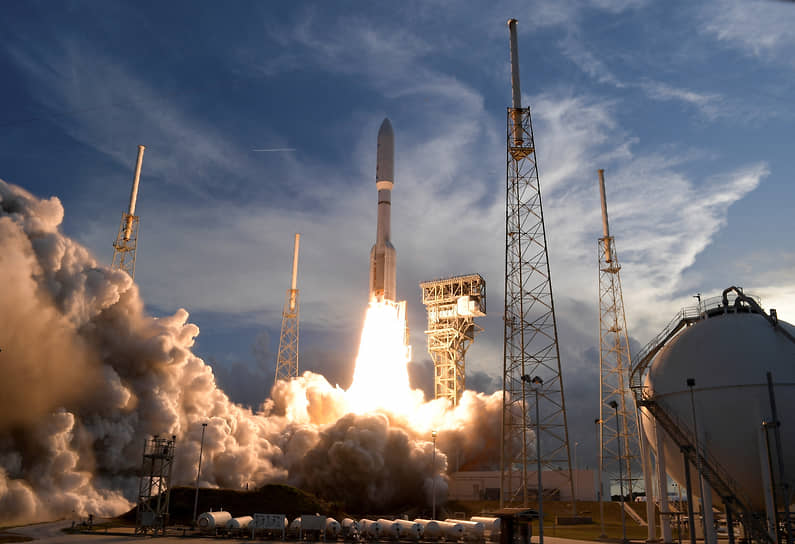 Ракета Atlas V со спутниками интернет-сети Project Kuiper компании Amazon на мысе Канаверал, 2025 год