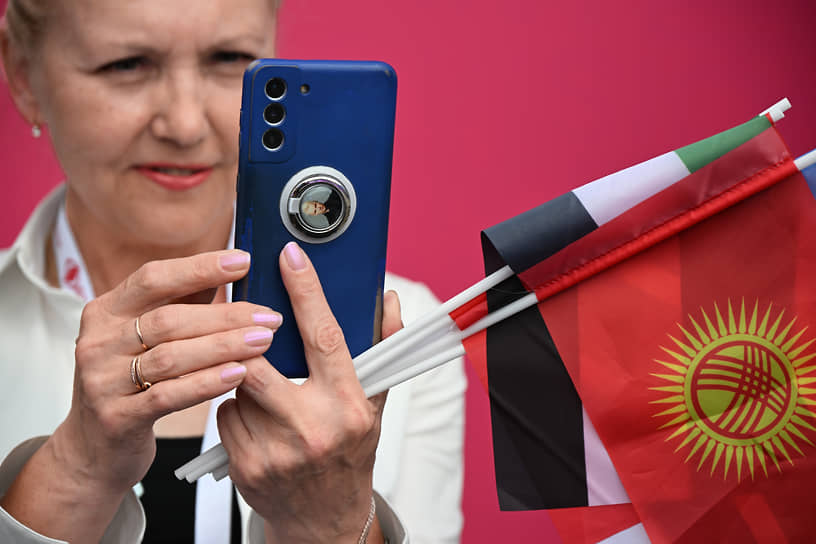 Зрительница церемонии 