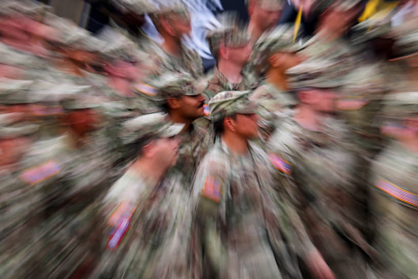 Событие состояло из фитнес-соревнований для военнослужащих, фестиваля с развлекательными зонами и завершающего парада