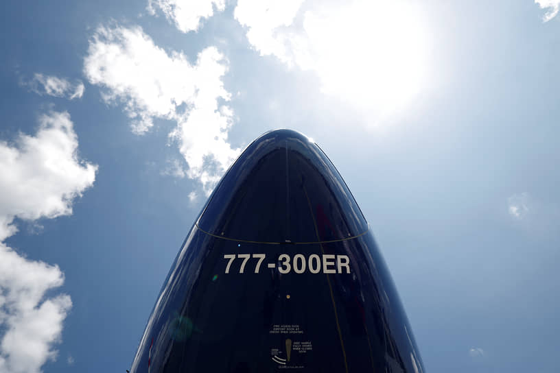 Носовая часть самолета Boeing 777-300ER авиакомпании Qatar Airways