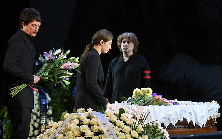 Слева направо: актеры Юрий Чурсин, Ксения Теплова и Кирилл Трубецкой