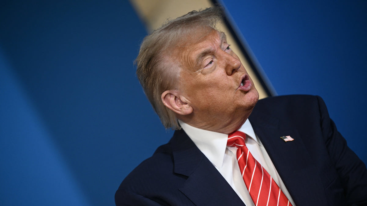 «Все президентство Трампа направлено на то, чтобы прославлять его как сильного человека»
