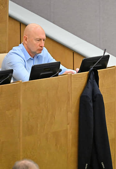 Первый зампред комитета по безопасности и противодействию коррупции Михаил Старшинов 