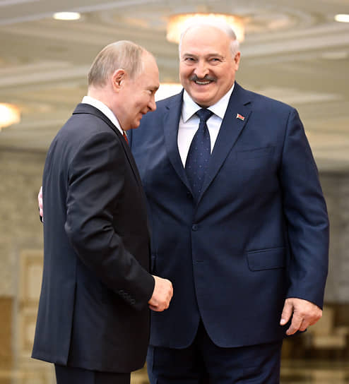 Президенты России и Белоруссии Владимир Путин и Александр Лукашенко в Минске