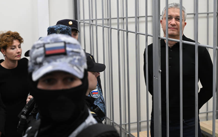 Тимур Иванов в зале суда
