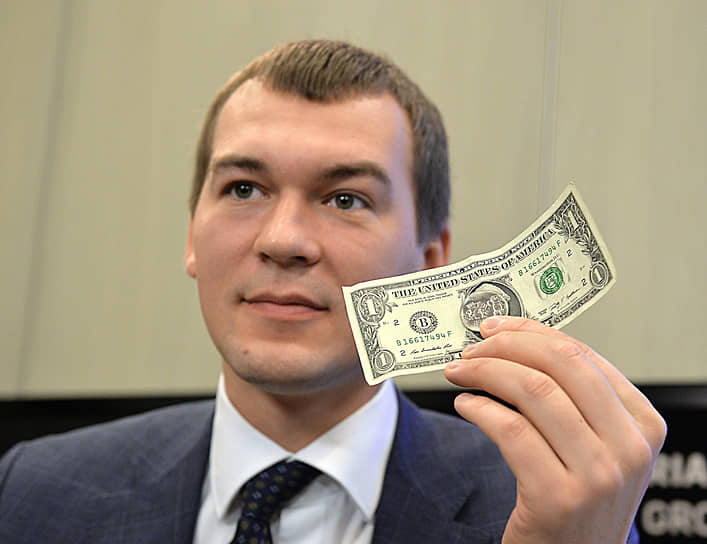 На пресс-конференции, посвященной законопроекту о запрете хождения и хранения долларов США в РФ, 2013 год
