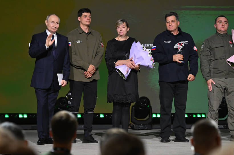 Президент Владимир Путин в Национальном центре «Россия»