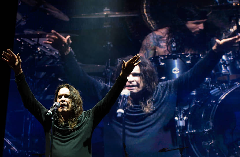 Оззи Осборн во время выступления группы Black Sabbath в спортивном комплексе «Олимпийский» в Москве (июнь 2014 года)