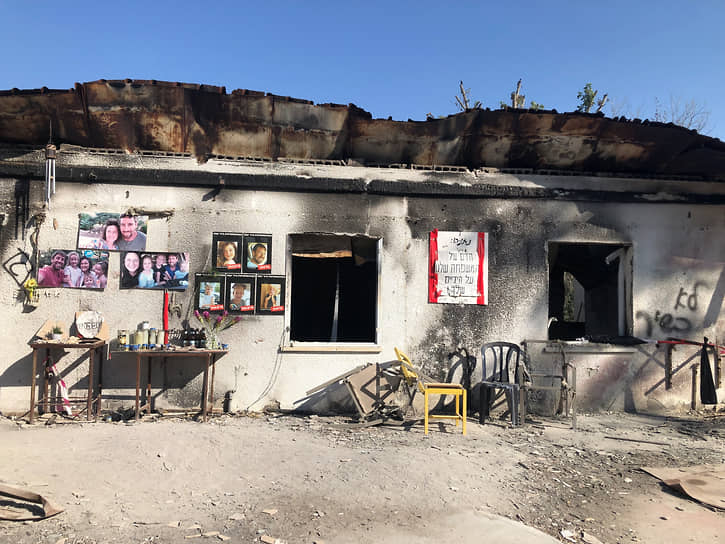 Один из атакованных домов в кибуце Нир-Оз
