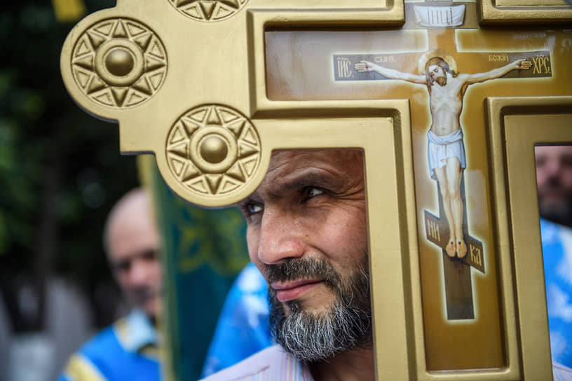 Крестный ход в честь праздника явления иконы Пресвятой Богородицы в Казани