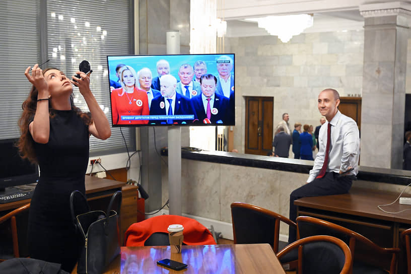 Журналисты в пресс-центре Госдумы 