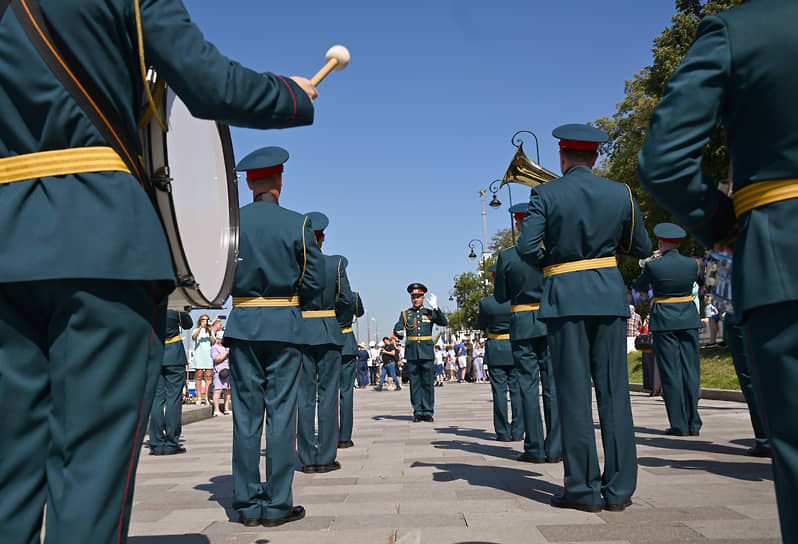 Выступление военного оркестра