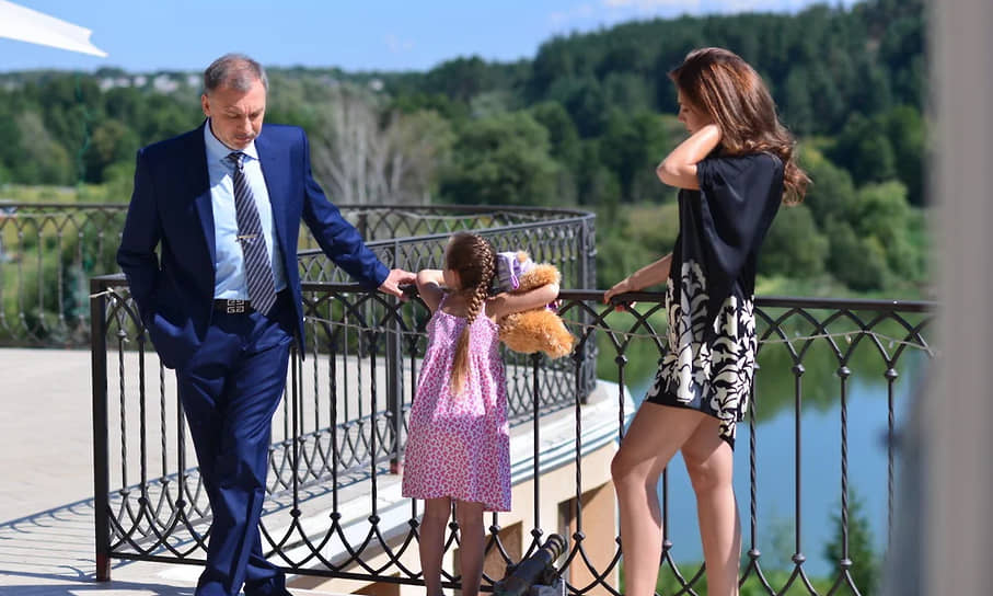 Кадр из мини-сериала «Дедушка», 2016 год