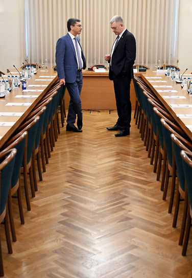 Председатель комитета по промышленности и торговле Владимир Гутенев (слева) и член комитета по промышленности и торговле Владимир Иванов