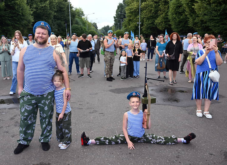 Бывшие десантники в Парке Горького