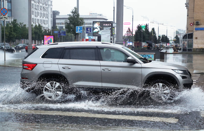 Синоптики ожидают, что ливень в Москве продолжится и 5 августа