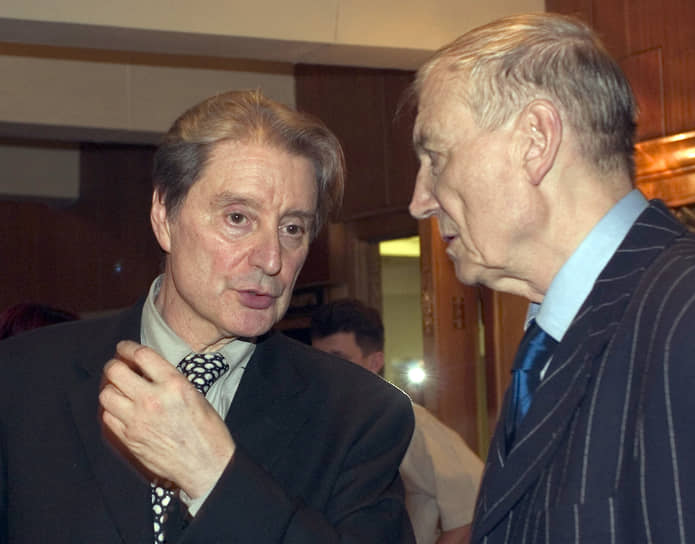 Вениамин Смехов (слева) и поэт Евгений Евтушенко на благотворительной акции в поддержку актера Николая Караченцова, 2005 год