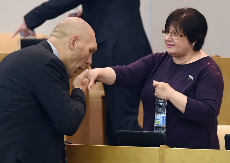 С депутатом Разиет Натхо на заседании Госдумы, 2016 год